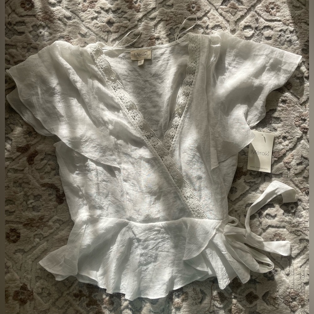 NWT Meraki Off-White Lace-Trimmed Top